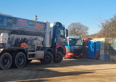 Screed supplier